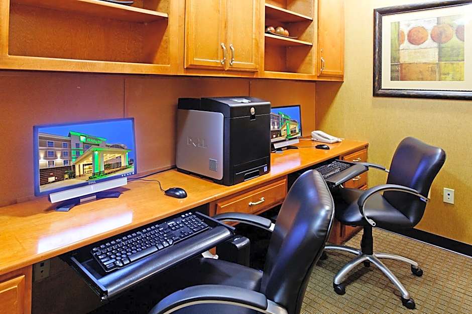 Holiday Inn Hotels Batesville By IHG