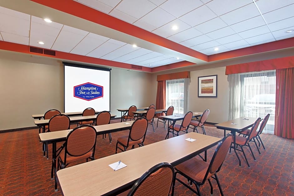 Hampton Inn and Suites Seattle - Airport / 28th Avenue