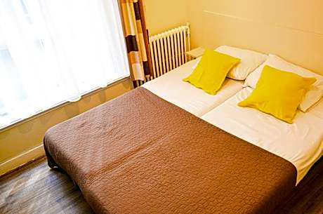 Twin Room with Shared Bathroom