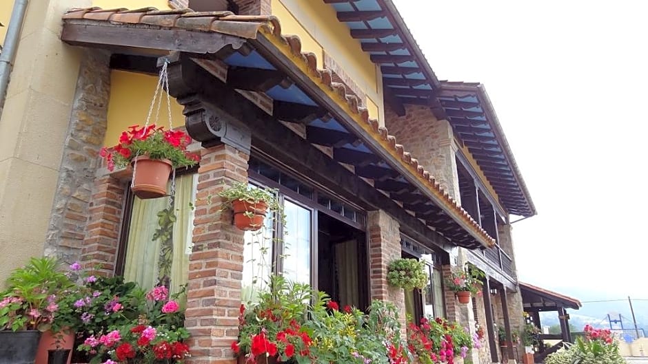 Hotel Intriago I & II