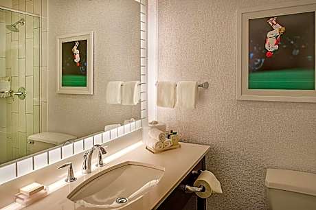 PRESIDENTIAL SUITE 1 KING 1 QUEEN 2 BEDROOM