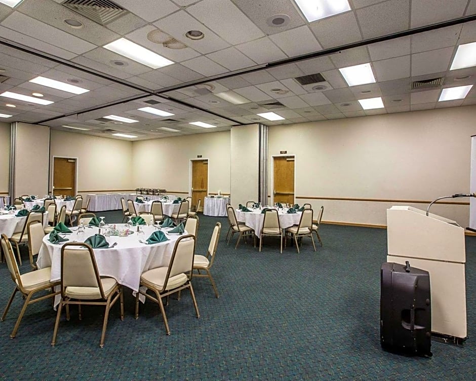Clarion Inn Near China Lake Naval Station