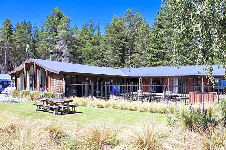 Lakes Edge Lodge