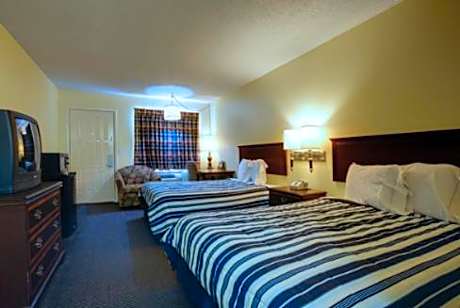 Queen Room with Two Queen Beds - Smoking