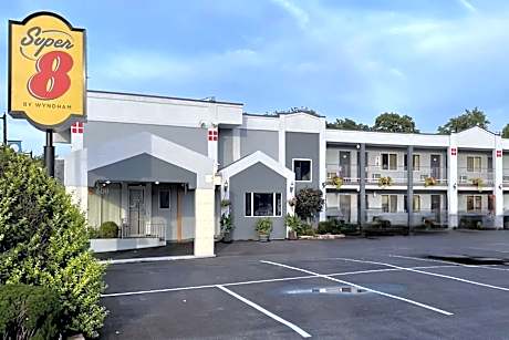 Super 8 by Wyndham Belleville St. Louis Area