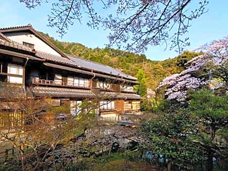 Japanese Style Quadruple Room with Shared Bathroom