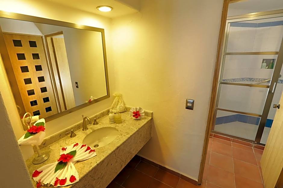 Playa Azul Golf & Beach Resort