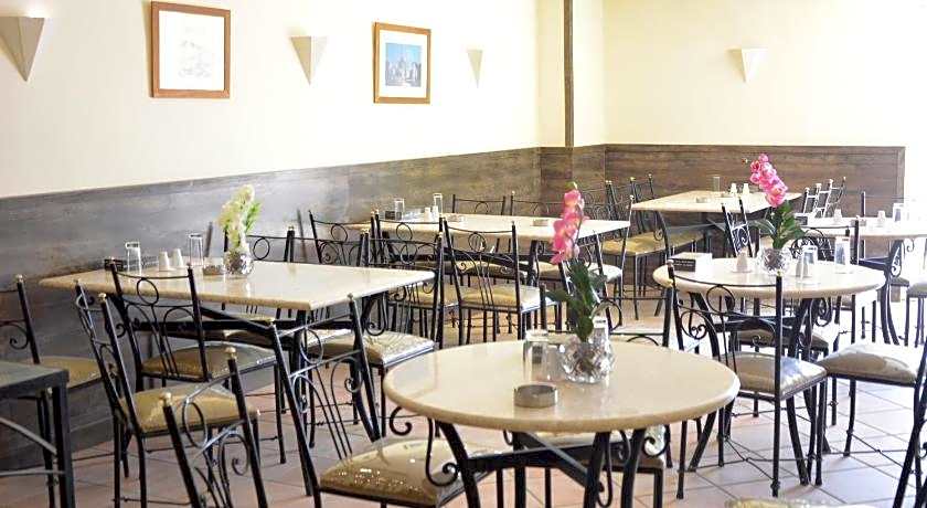 Rakeen Hotel