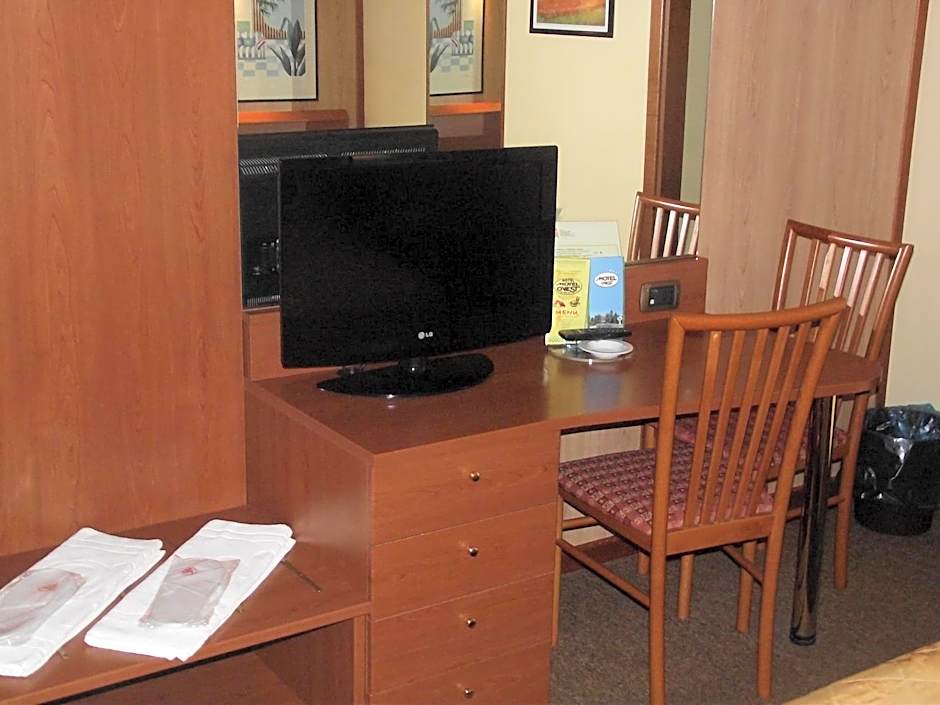 Hotel Motel Ovest