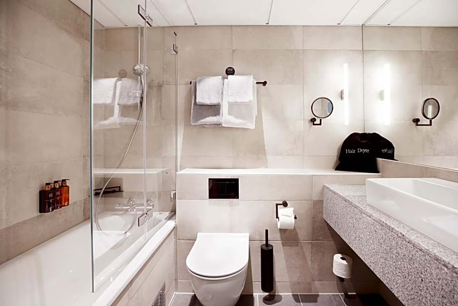 Clarion Hotel The Hub