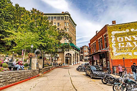 1905 Basin Park Hotel