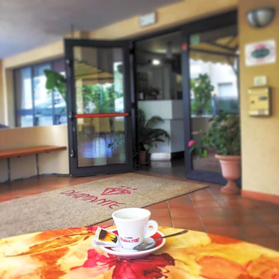 Hotel Diamante 5 minuti dalla fiera di rimini CON PARCHEGGIO INCLUSO