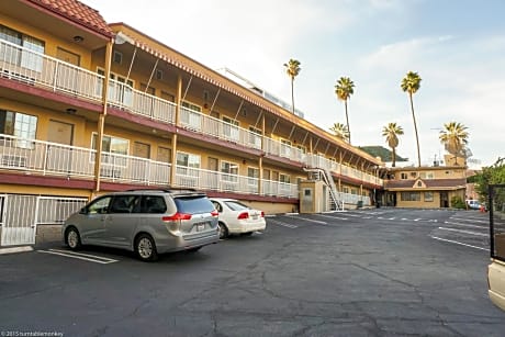 Hollywood La Brea Inn