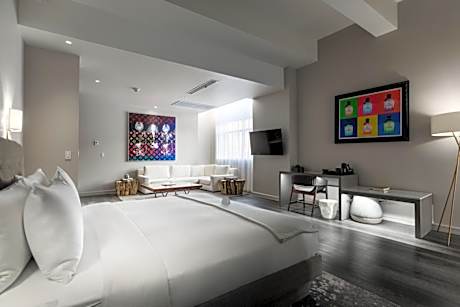 King Suite with Spa Bath