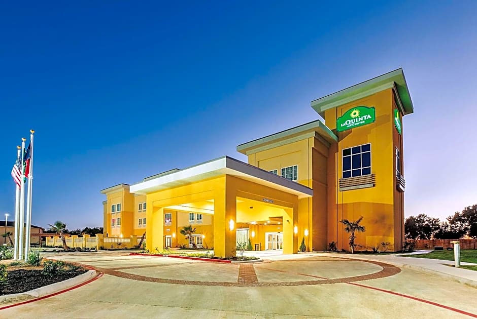 La Quinta Inn & Suites by Wyndham Cotulla