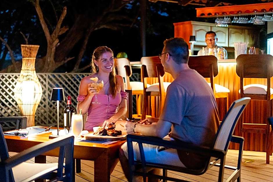 Papagayo Golden Palms Beachfront Hotel