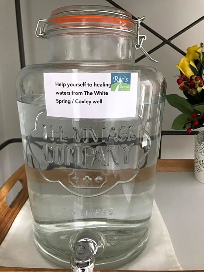 Rie's Retreat - The Emerald room