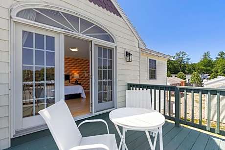 Deluxe Suite with Spa Bath