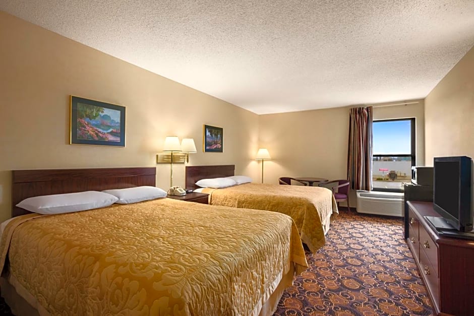 Super 8 by Wyndham Evansville North