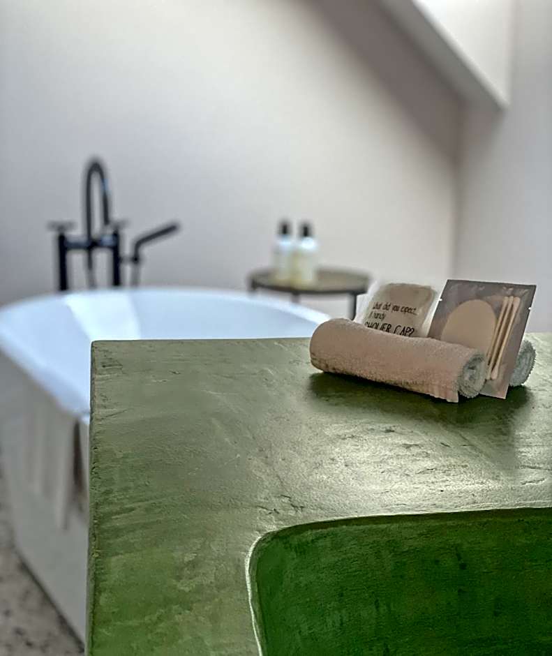 U Eat & Sleep Antwerp