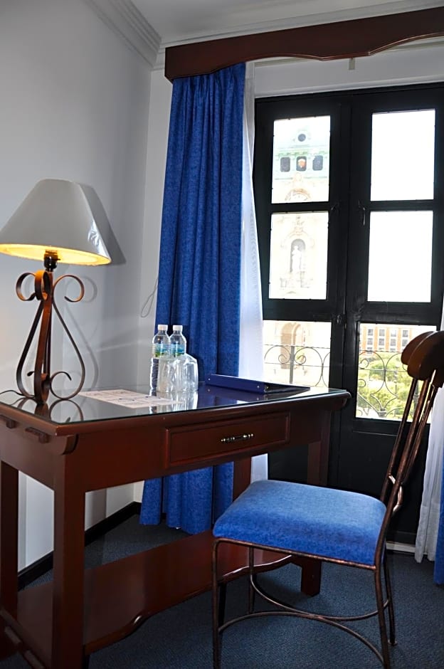 Hotel Ciros