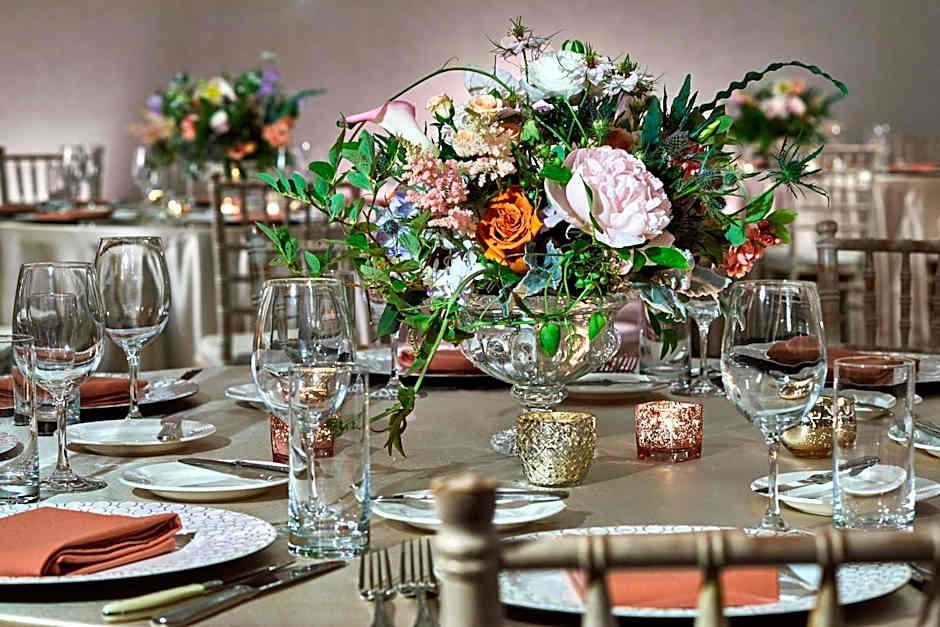 The Del Monte Lodge Renaissance by Marriott Rochester Hotel & Spa