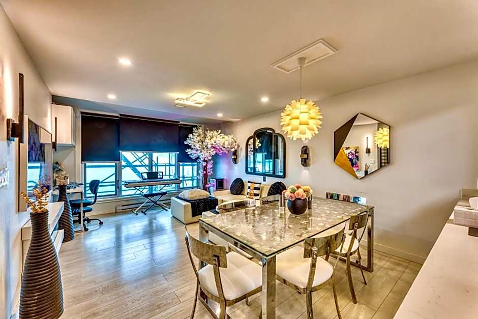 Art Deco Broadway Queen Room