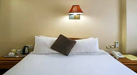 New Ambassador Hotel