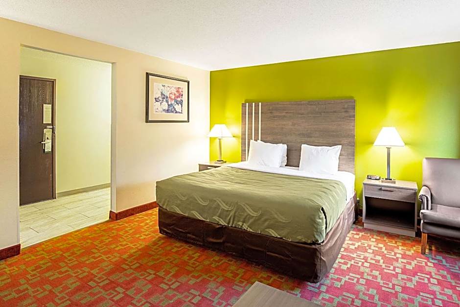 Quality Inn & Suites Milwaukee