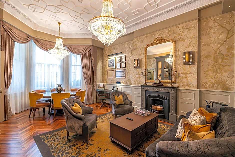 100 Queen's Gate Hotel London, Curio Collection by Hilton