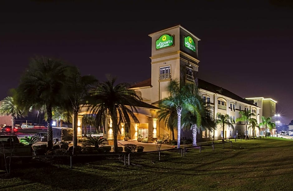 La Quinta Inn & Suites by Wyndham Lake Charles Casino Area