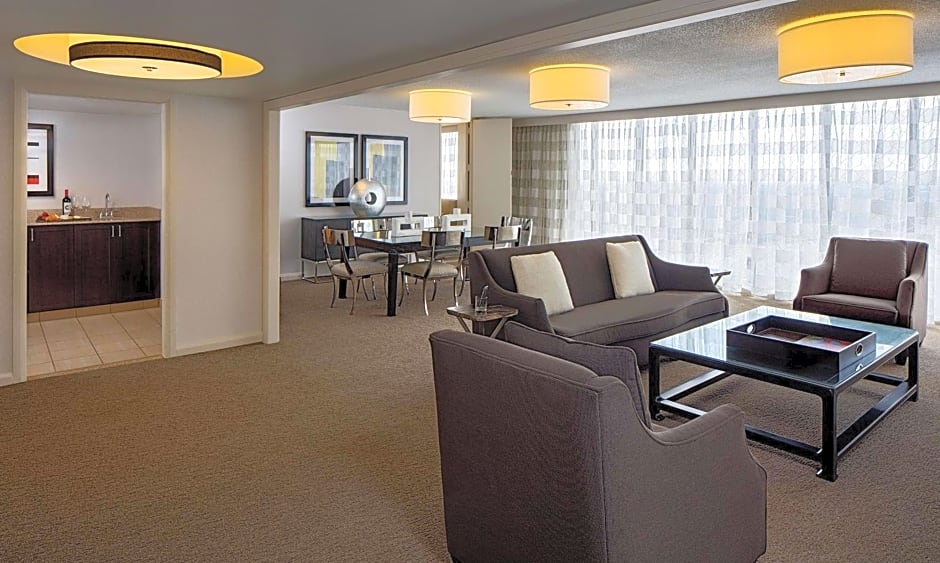 DoubleTree By Hilton Houston Greenway Plaza