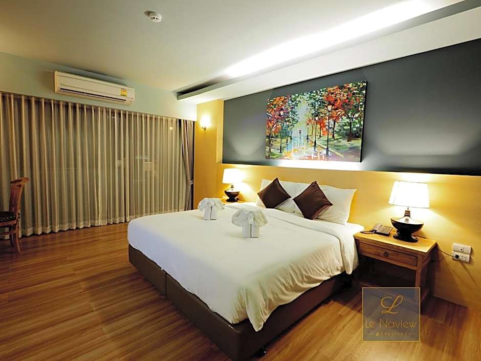 Photo 1 of 6 of Deluxe 1 King Bed