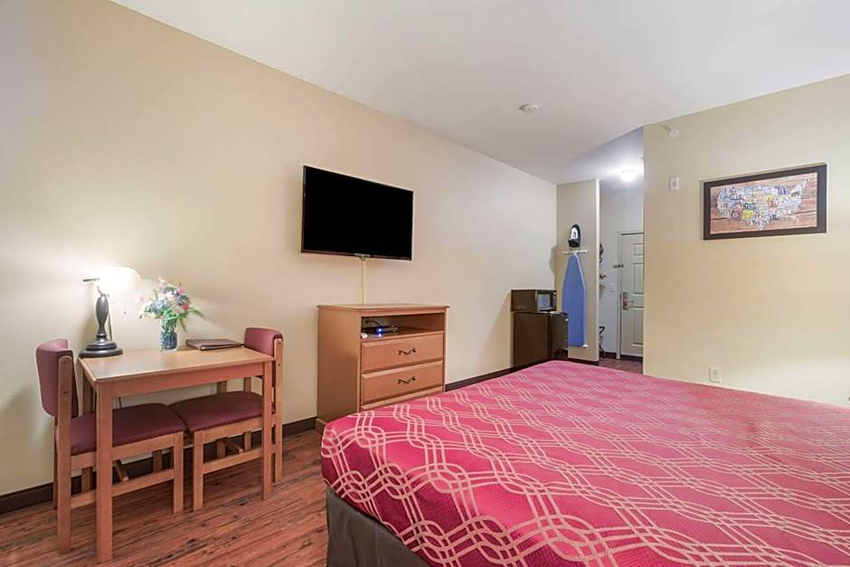 Econo Lodge Inn & Suites Rockmart