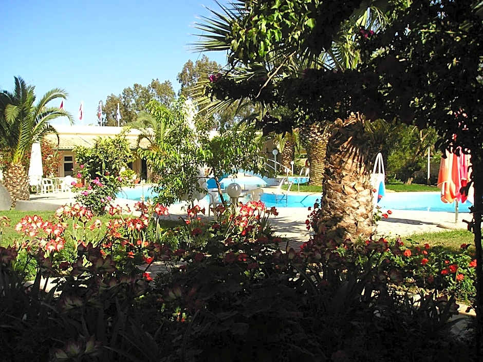 Three Stars Beach Hotel