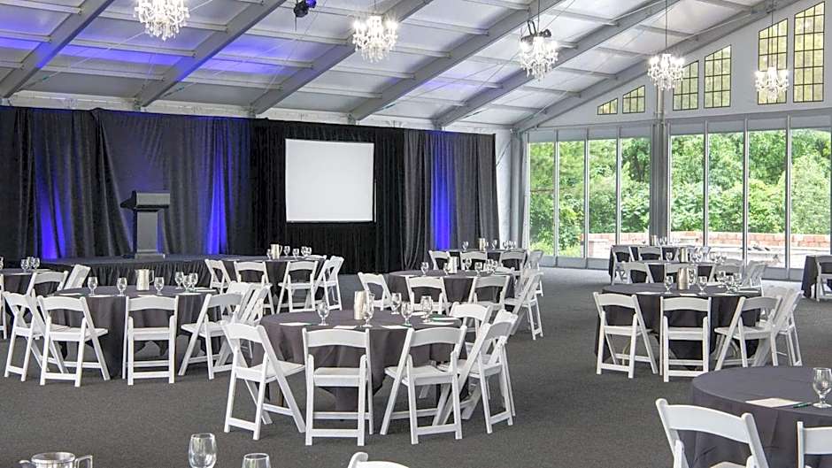 Woodcliff Hotel And Spa