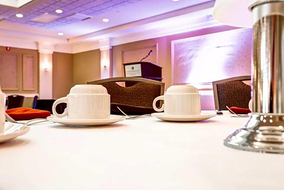 Royal Hotel Calgary, Trademark Collection by Wyndham