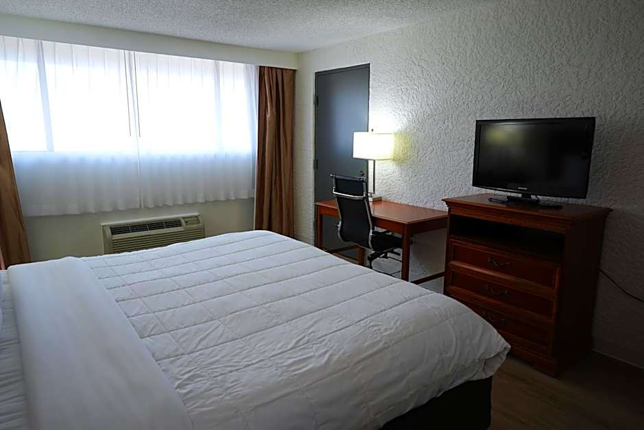 Clarion Hotel Broken Arrow - Tulsa