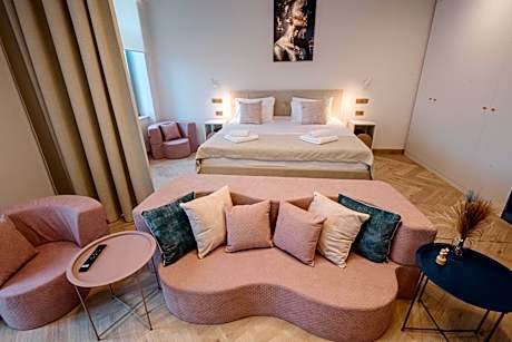 Deluxe One-Bedroom Apartment with City View