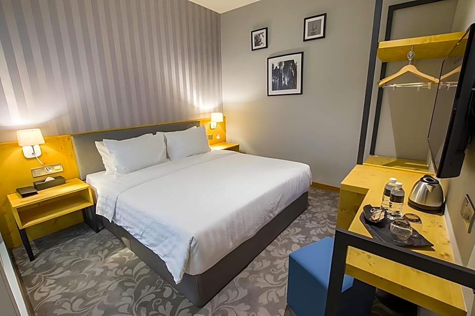 Redpine Boutique Hotel