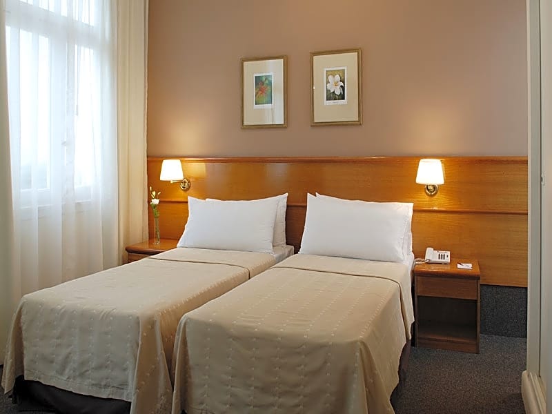 Suites Catalinas Hotel