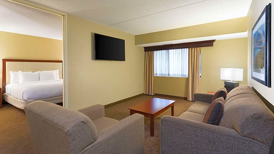 DoubleTree Suites By Hilton Hotel Cincinnati-Blue Ash