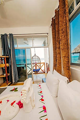 Deluxe Double Room with Balcony and Sea View