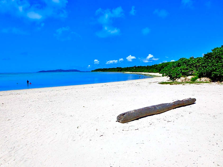 Taketomijima Guesthouse and je Taime