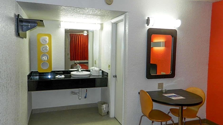 Motel 6-Oklahoma City, OK - Airport East
