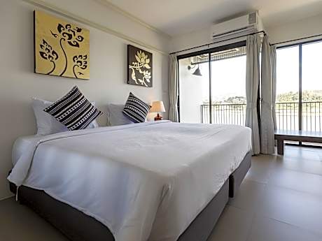 Deluxe Double or Twin with River View