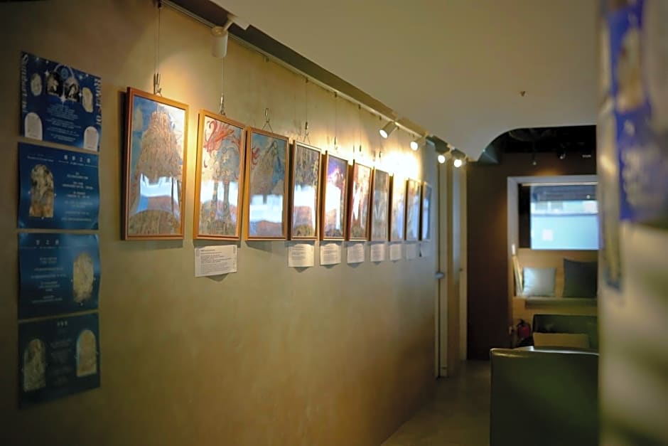 Bouti City Capsule Inn