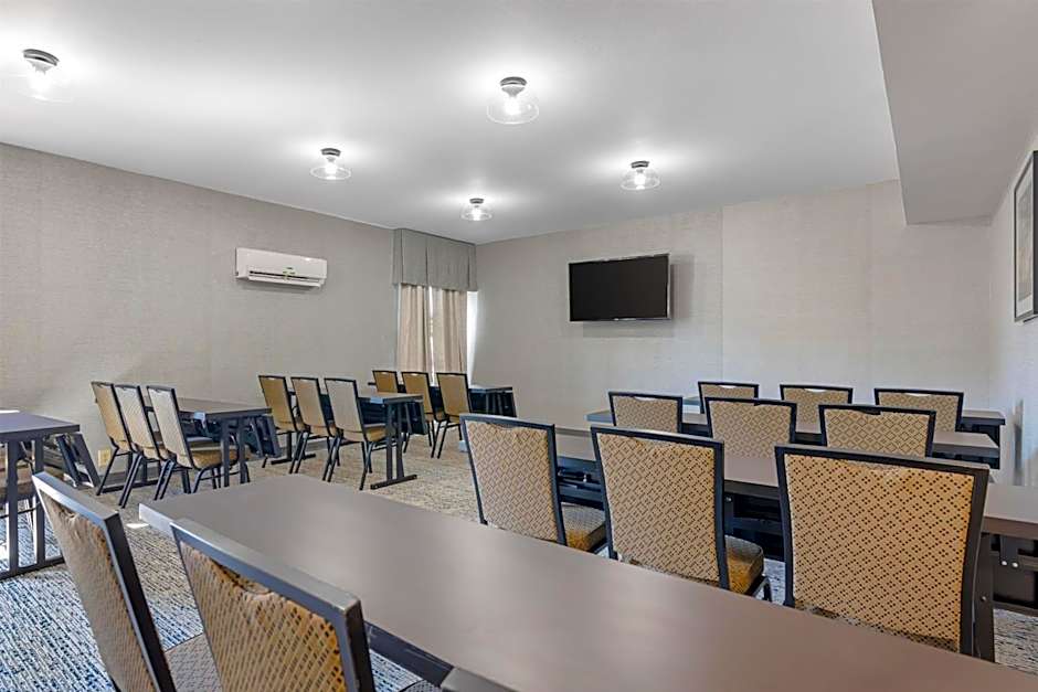 Best Western Plus Fresno Airport Hotel
