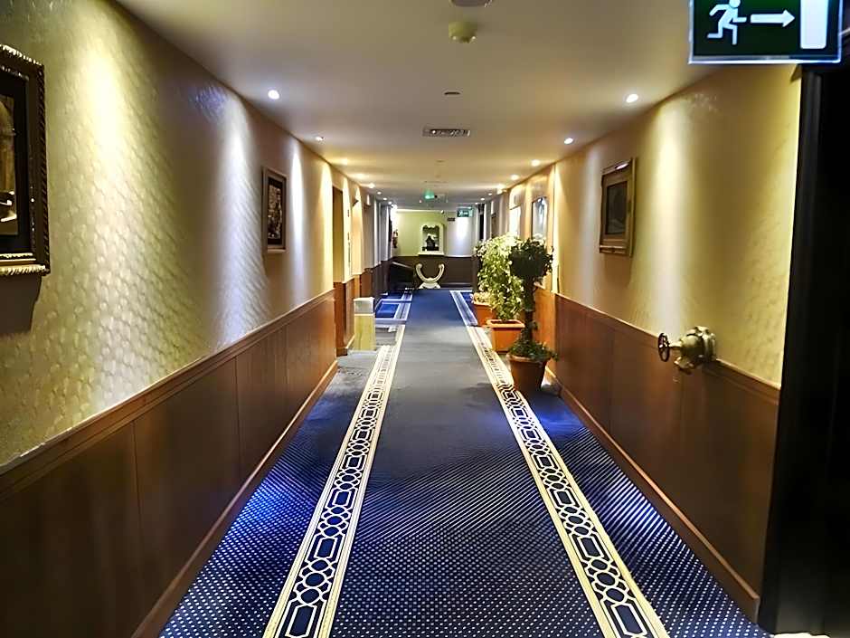 Abjad Crown Hotel