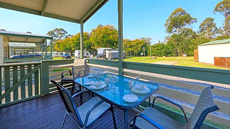Eden Monaro Two-Bedroom Villa - Pet Friendly (6 Guests)